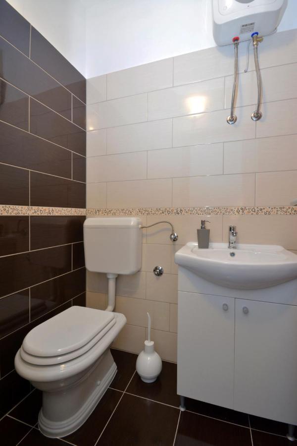 Apartment Wild Rose Подстрана Экстерьер фото