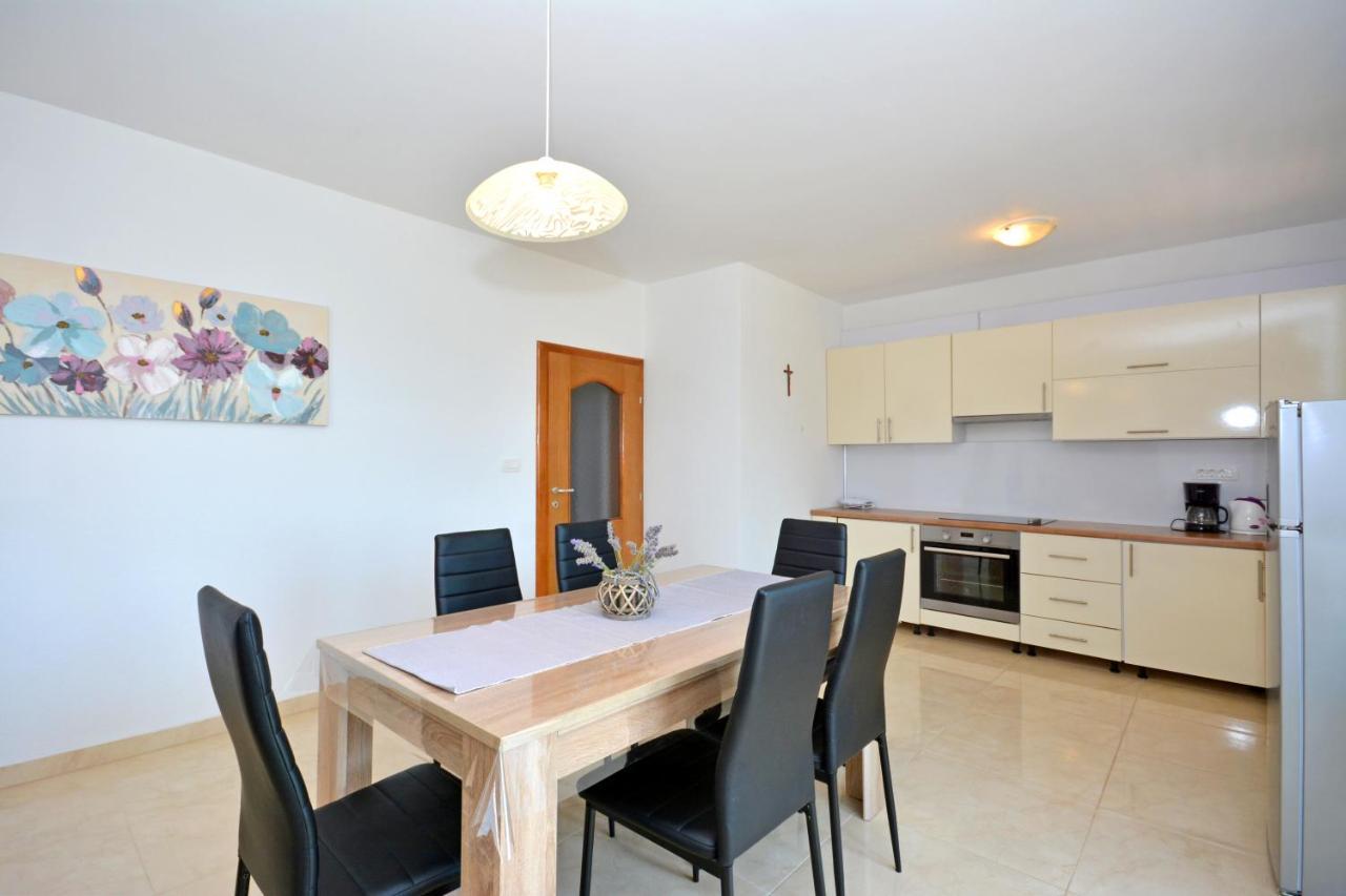 Apartment Wild Rose Подстрана Экстерьер фото