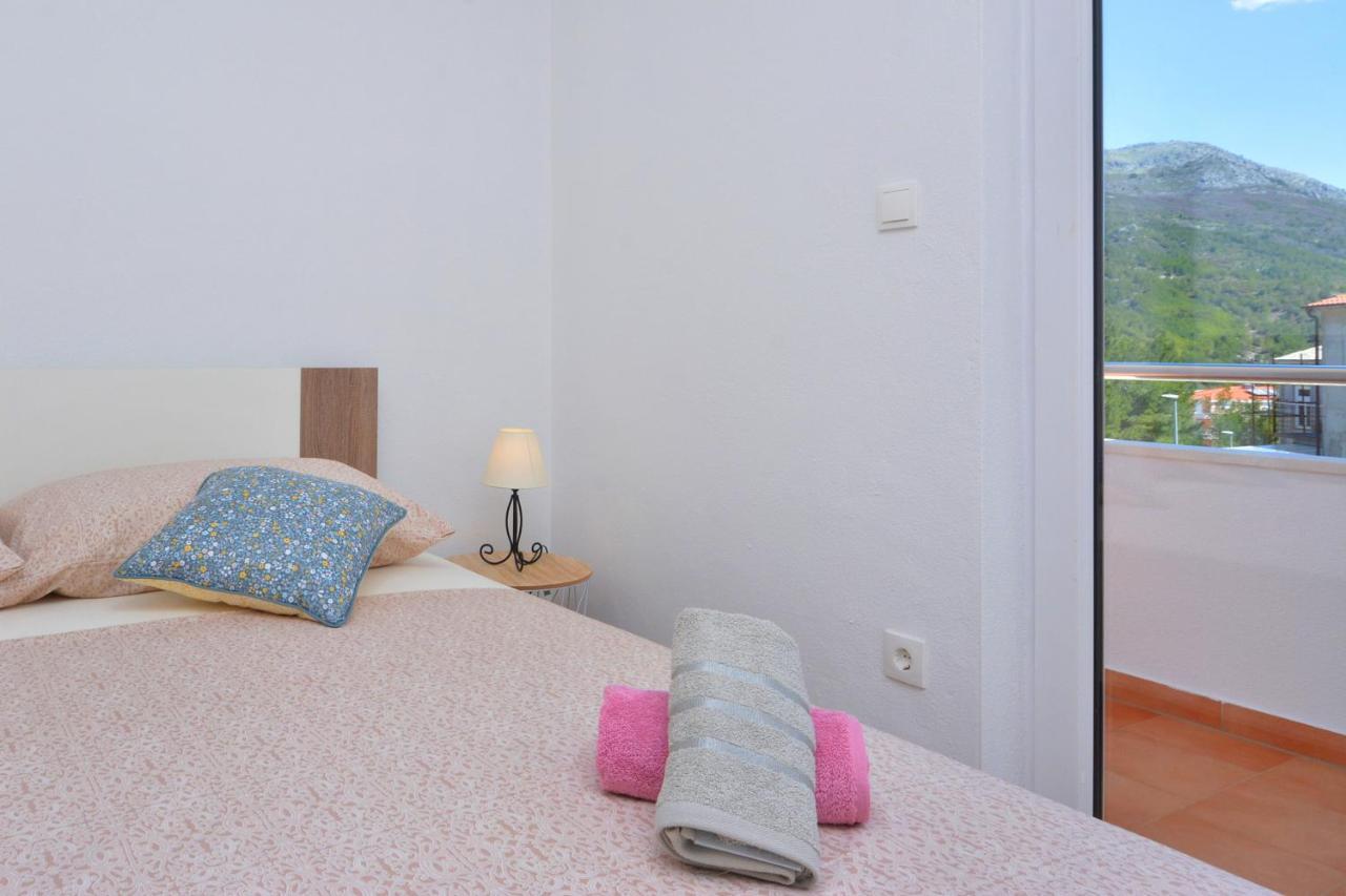 Apartment Wild Rose Подстрана Экстерьер фото