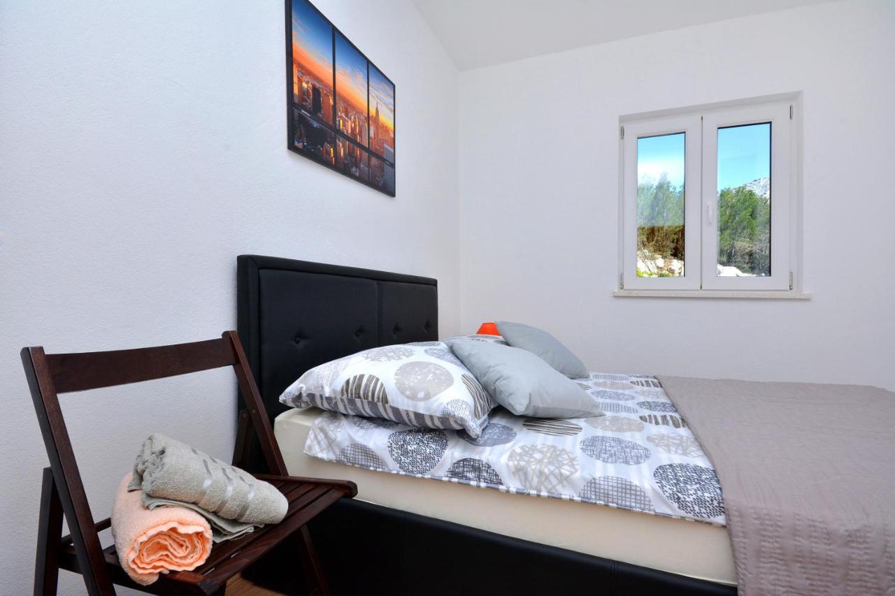 Apartment Wild Rose Подстрана Экстерьер фото