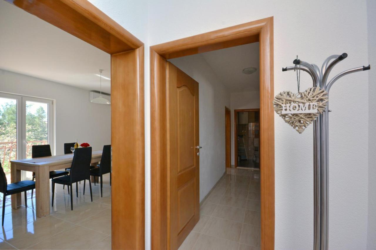 Apartment Wild Rose Подстрана Экстерьер фото